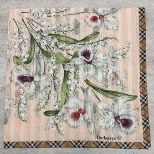 Burberry Floral vintage handkerchief cotton in Blush Pink and Cream